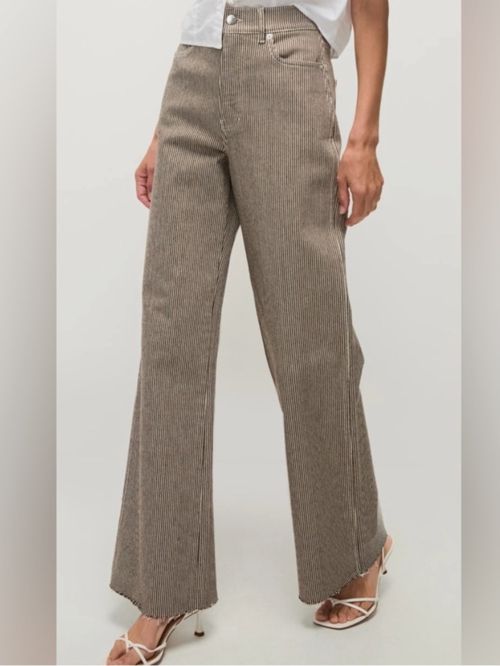 Veronica Beard Taylor Relaxed High Rise Jeans - 27